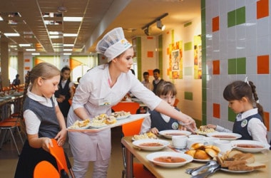 МОЗ розробить нові норми організації харчування учнів