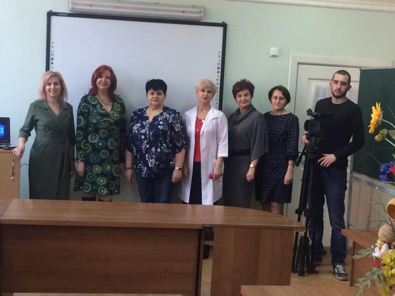 Радіоуроки та відеоуроки в Ліцеї # 13 для учнів дистанційного навчання  на ТРК ” ВЕЖА”